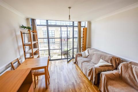 1 bedroom apartment to rent, Town Meadow, Brentford