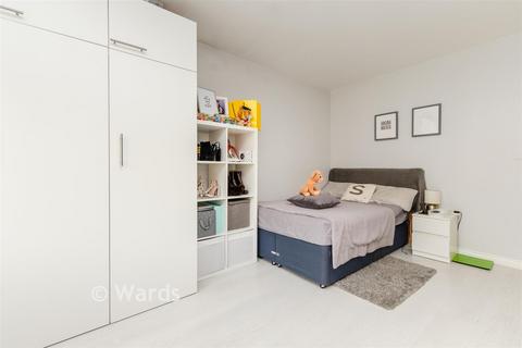 8 Southbank, Hextable, Swanley, BR8 7PP