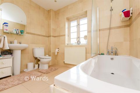 8 Southbank, Hextable, Swanley, BR8 7PP