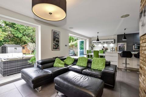 4 bedroom detached house for sale, Edinburgh Drive, Abbots Langley, WD5