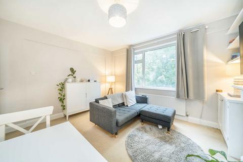 2 bedroom flat to rent, Balham High Road, London SW17