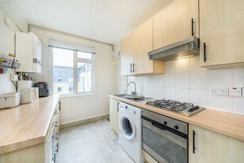 2 bedroom flat to rent, Balham High Road, London SW17