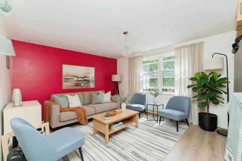 1 bedroom apartment for sale, Warren Close, Pentagon House Warren Close, UB4