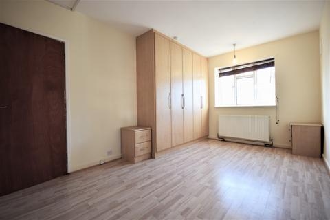 3 bedroom flat to rent, Moore House, Willow Way, Sydenham, SE26