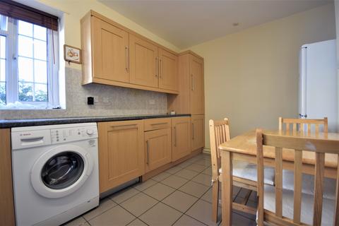 3 bedroom flat to rent, Moore House, Willow Way, Sydenham, SE26