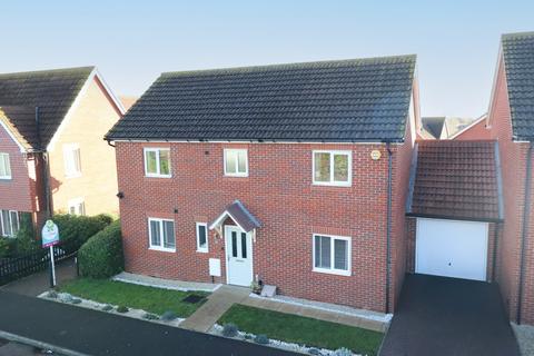 4 bedroom detached house for sale, Gamelan Crescent, Hoo, Rochester, ME3 9FN