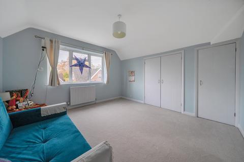 5 Evelyn Close, Woking, GU22 0DG