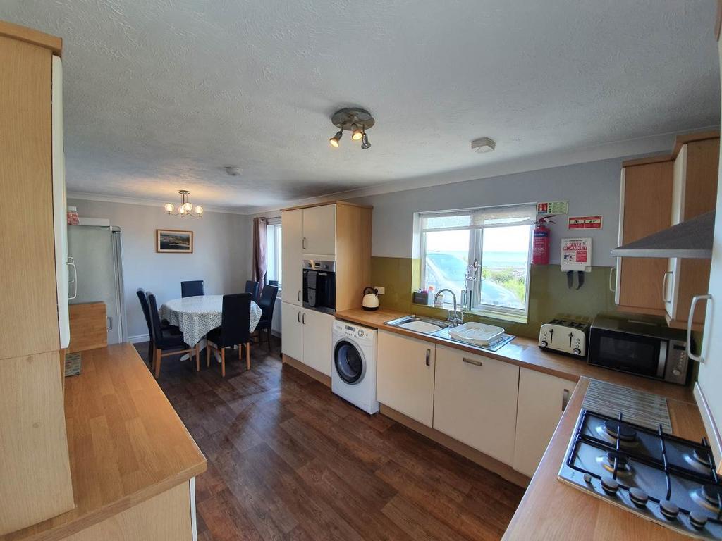 Kitchen / Dining