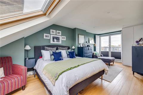 4 bedroom terraced house for sale, Elborough Street, London, SW18