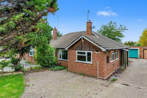 2 bedroom bungalow for sale, Marshalls Road, Raunds, NN9