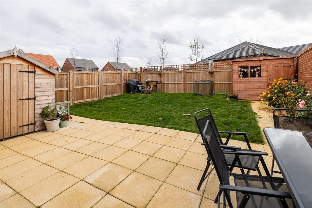 GARDEN 1.jpg