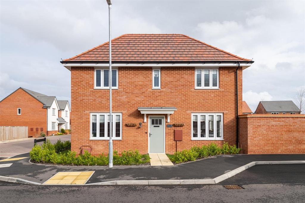 FRONT OF HOUSES 2 .jpg