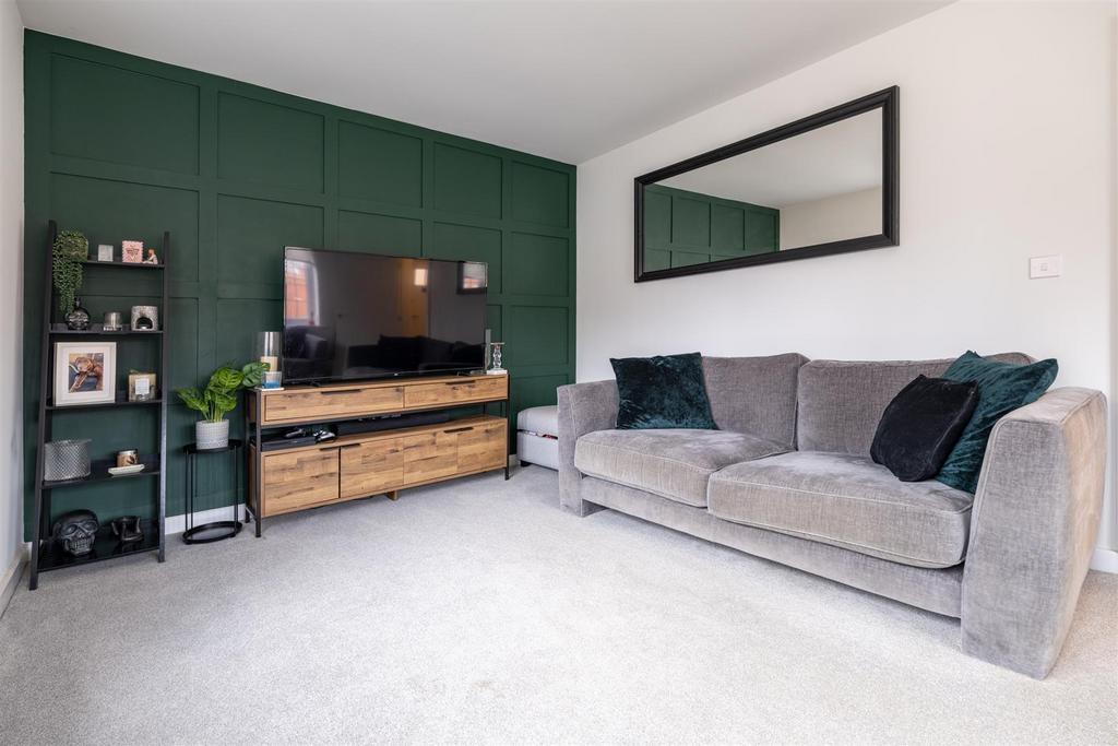 LIVING ROOM .jpg