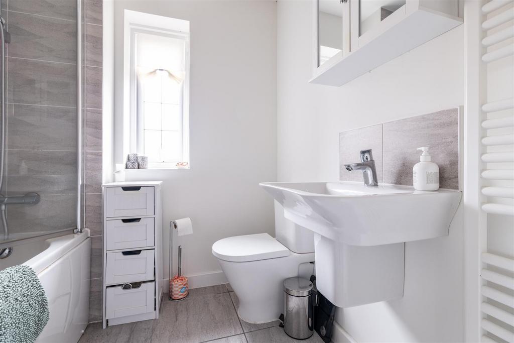 BATHROOM .jpg