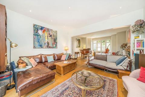 undefined, Onslow Gardens, London N10