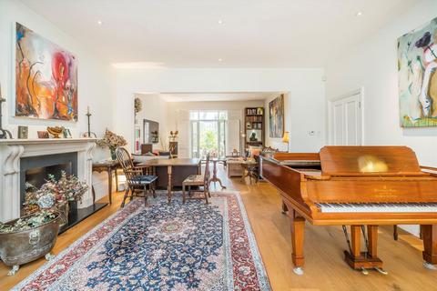 undefined, Onslow Gardens, London N10