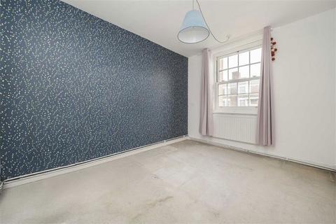 3 bedroom flat for sale, Flora Gardens, London W6