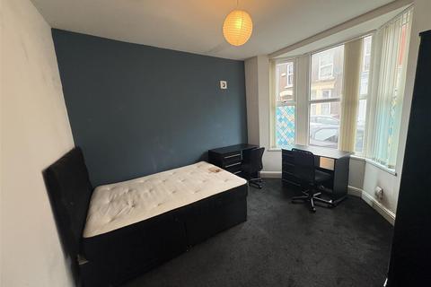4 bedroom house share to rent, Grosvenor Road, Liverpool L15