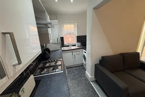 4 bedroom house share to rent, Grosvenor Road, Liverpool L15