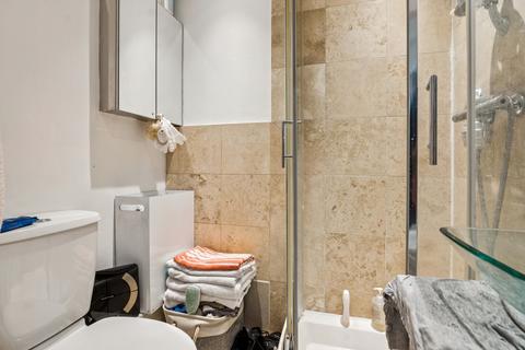 Studio for sale, Courtfield Gardens, SW5