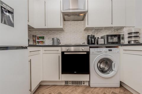 2 bedroom apartment for sale, Whitehall Green, Wortley, Leeds