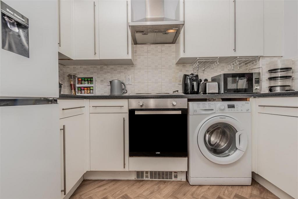 Fitted Kitchen: