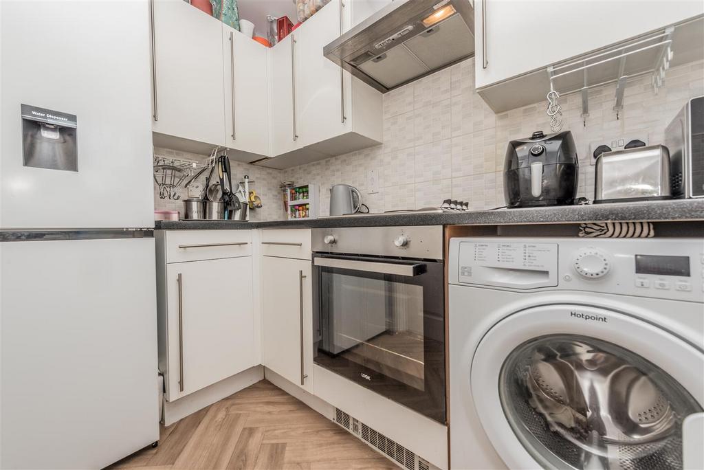 Fitted Kitchen: