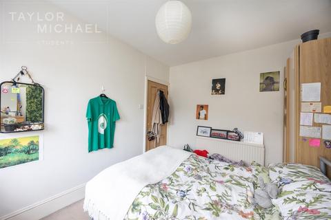 4 bedroom terraced house to rent, Bentham Road, Brighton