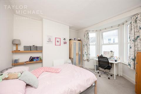 4 bedroom terraced house to rent, Bentham Road, Brighton