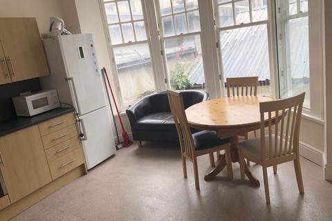3 bedroom flat to rent, Victoria House, Victoria Terrace, Aberystwyth