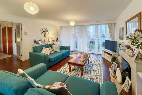 2 bedroom apartment for sale, Rackham Road, Rustington, Littlehampton, West Sussex