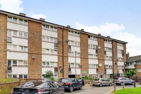 3 bedroom apartment for sale, Stoford Close, London SW19