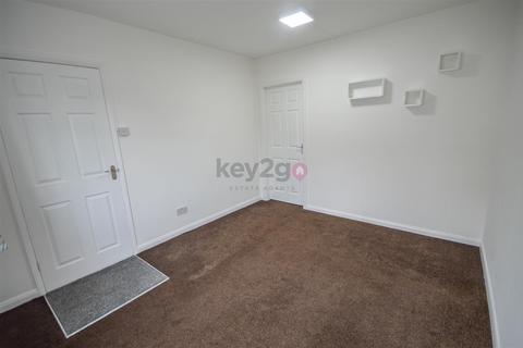3 bedroom semi-detached house to rent, Mary Street, Eckington, S21