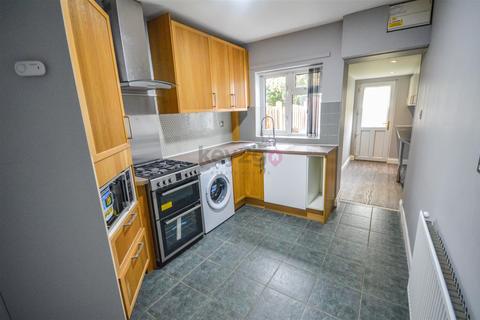 3 bedroom semi-detached house to rent, Mary Street, Eckington, S21