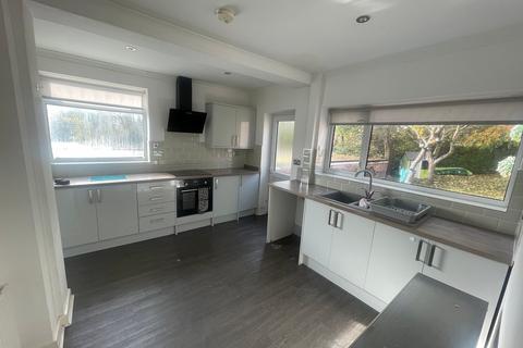 3 bedroom semi-detached house to rent, Linden Avenue, Great Barr, Birmingham, B43