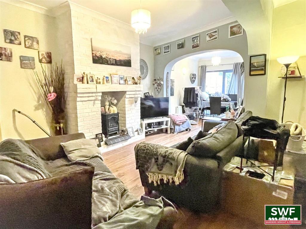 Living room3.jpg
