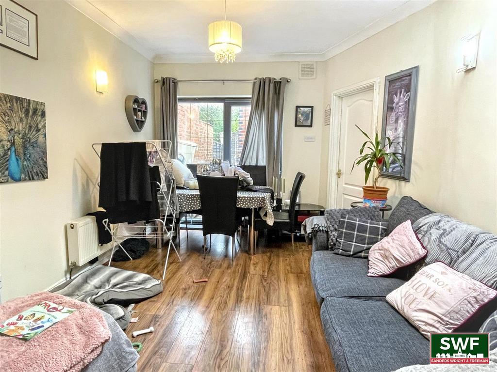 Living room1.jpg