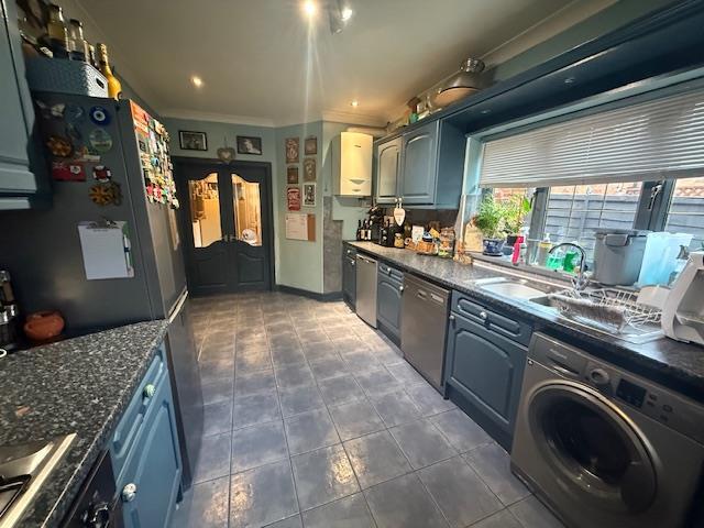 Kitchen3.jpeg