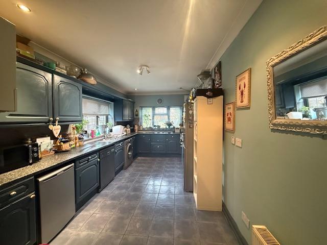 Kitchen1.jpeg
