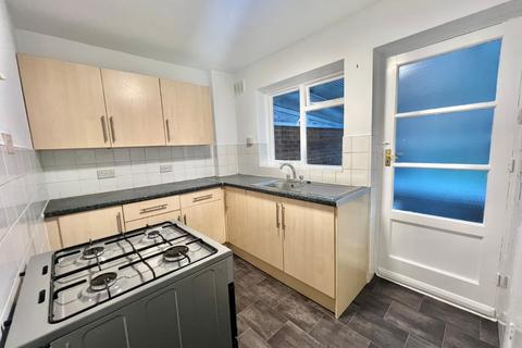 2 bedroom bungalow to rent, Julian Road, Hampshire SO19