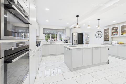 5 bedroom detached house for sale, Nelson Road, St. Neots PE19