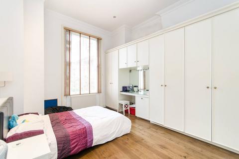 2 bedroom flat to rent, Abbey Road, St John's Wood, London, NW8
