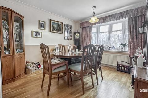 4 bedroom semi-detached bungalow for sale, Wheatfield Crescent, Mansfield Woodhouse, NG19
