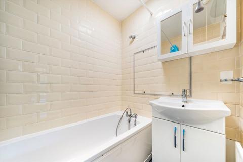 3 bedroom flat to rent, Mallory Street, London NW8