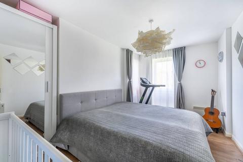 2 bedroom flat for sale, Forty Lane, Wembley Park, Wembley, HA9
