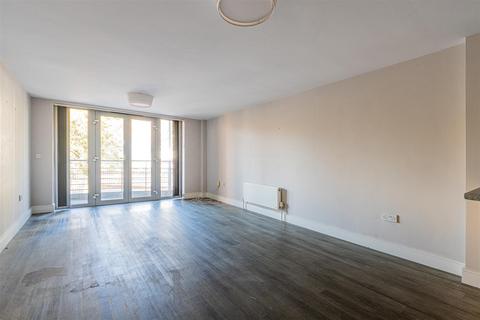 2 bedroom flat to rent, Fitzhammon Embankment, Cardiff CF11