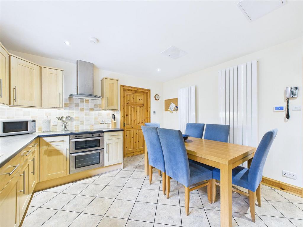 Kitchen &amp; Dining