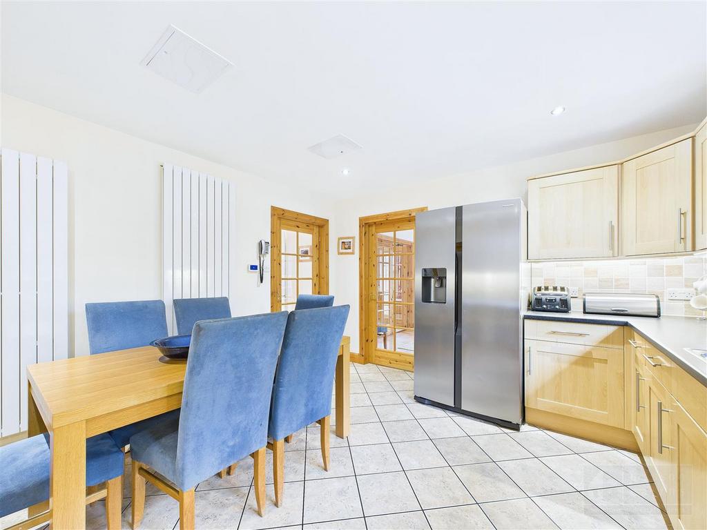 Kitchen &amp; Dining