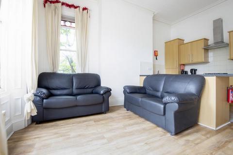 3 bedroom apartment to rent, £160pppw - Grosvenor Place, Jesmond, NE2