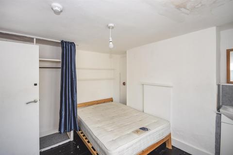 1 bedroom house to rent, Russell Square, Brighton, East Sussex